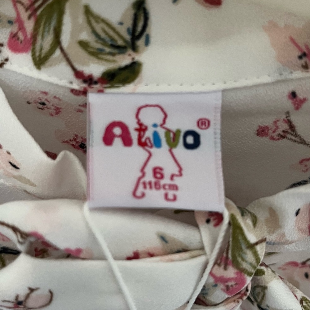 Dress for girls, brand ativo 6 years. Never used.